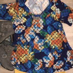 LuLaRoe Perfect T - Large